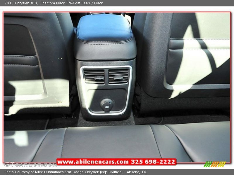 Phantom Black Tri-Coat Pearl / Black 2013 Chrysler 300