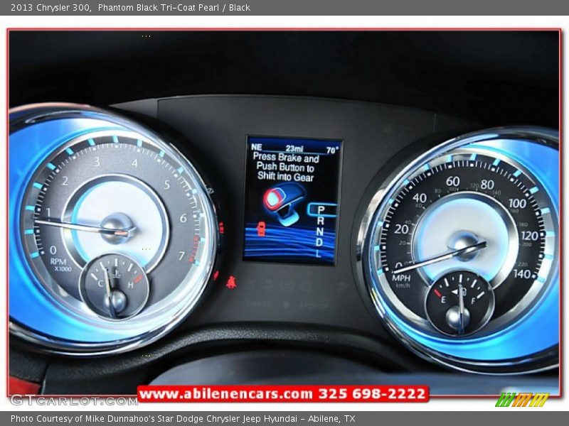 Phantom Black Tri-Coat Pearl / Black 2013 Chrysler 300