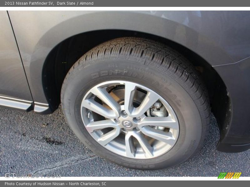 Dark Slate / Almond 2013 Nissan Pathfinder SV