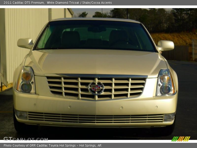 White Diamond Tricoat / Shale/Cocoa Accents 2011 Cadillac DTS Premium