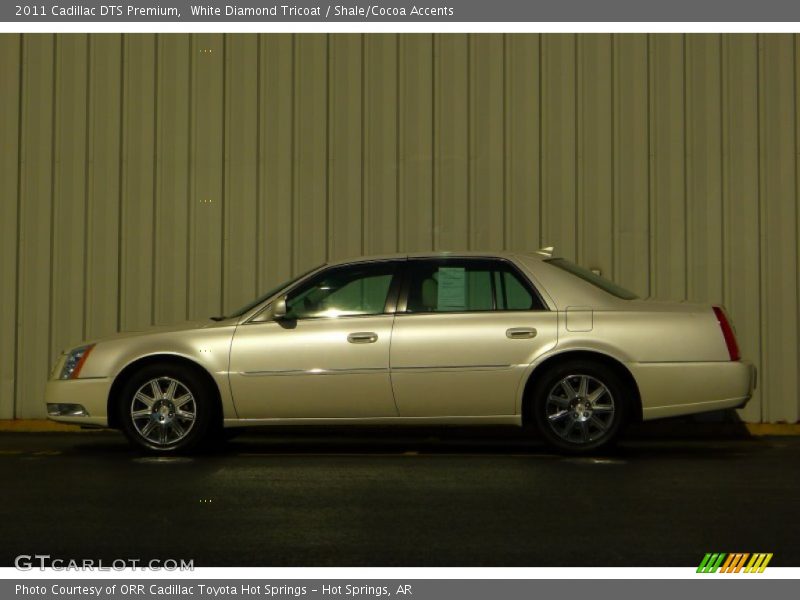 White Diamond Tricoat / Shale/Cocoa Accents 2011 Cadillac DTS Premium