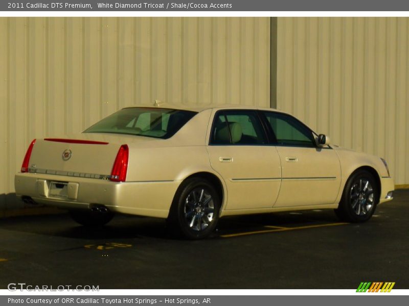 White Diamond Tricoat / Shale/Cocoa Accents 2011 Cadillac DTS Premium