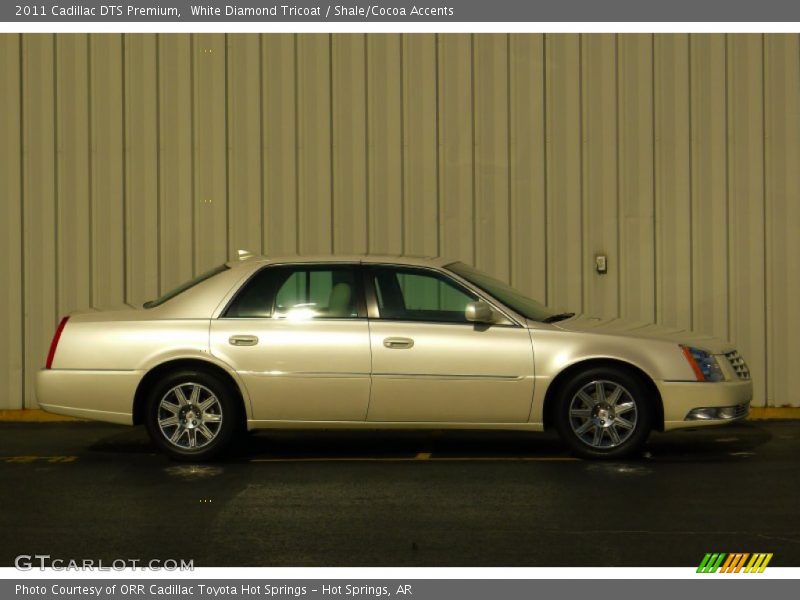 White Diamond Tricoat / Shale/Cocoa Accents 2011 Cadillac DTS Premium