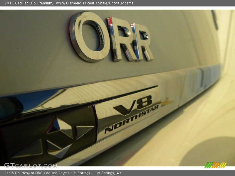 White Diamond Tricoat / Shale/Cocoa Accents 2011 Cadillac DTS Premium
