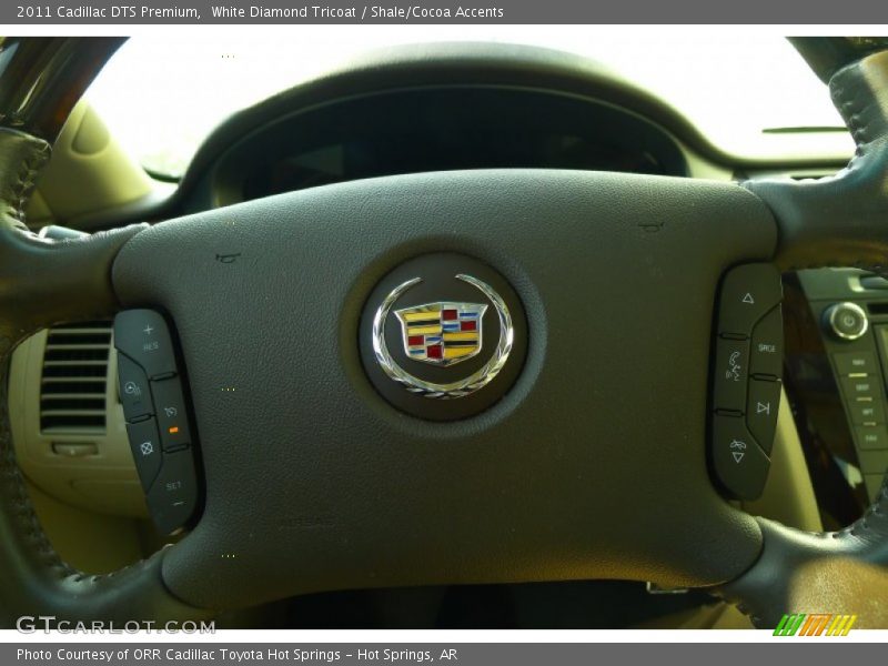 White Diamond Tricoat / Shale/Cocoa Accents 2011 Cadillac DTS Premium