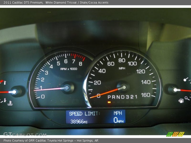 White Diamond Tricoat / Shale/Cocoa Accents 2011 Cadillac DTS Premium