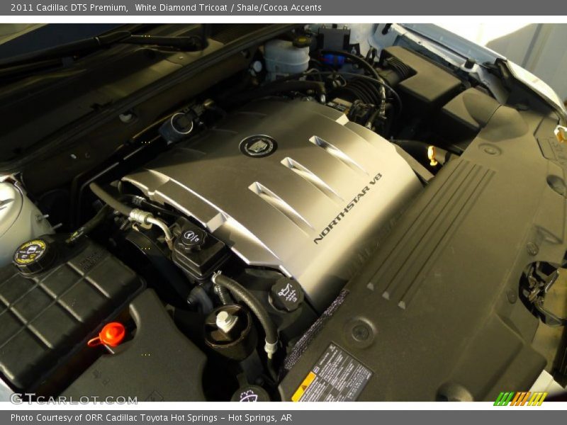 White Diamond Tricoat / Shale/Cocoa Accents 2011 Cadillac DTS Premium