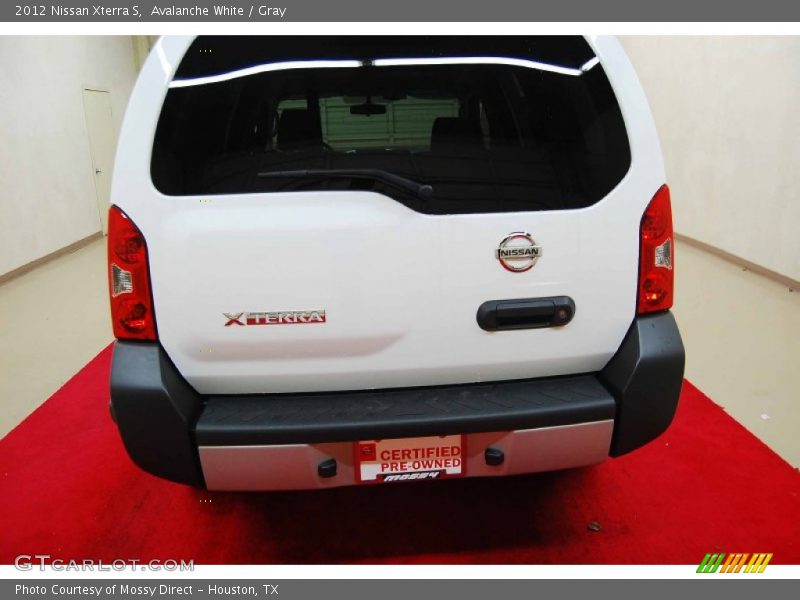 Avalanche White / Gray 2012 Nissan Xterra S