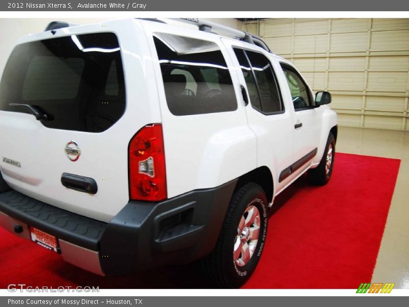 Avalanche White / Gray 2012 Nissan Xterra S