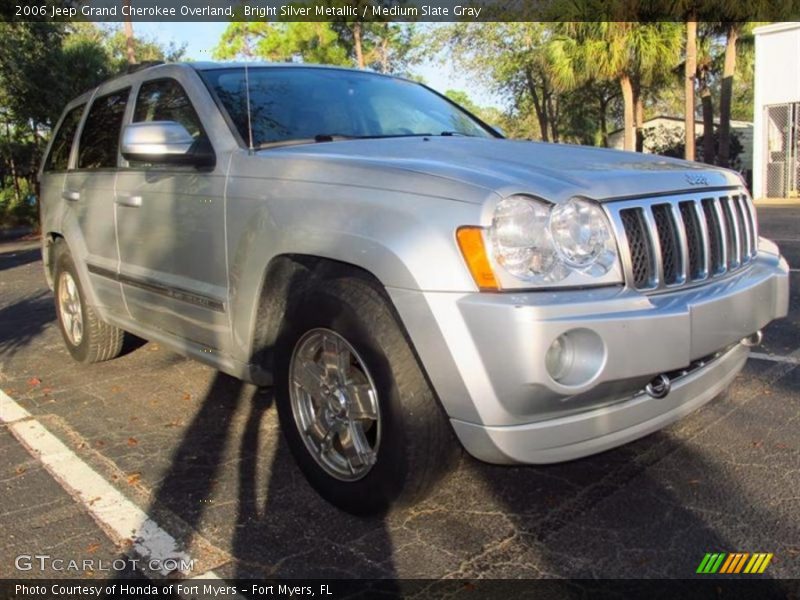 Front 3/4 View of 2006 Grand Cherokee Overland