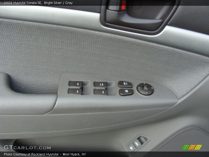 Bright Silver / Gray 2009 Hyundai Sonata SE
