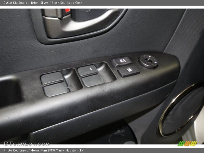 Bright Silver / Black Soul Logo Cloth 2010 Kia Soul +