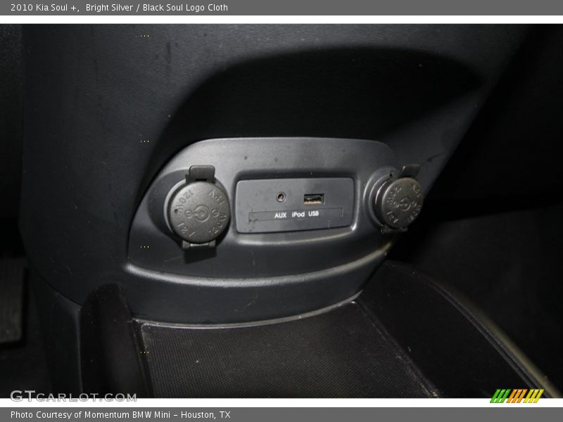 Bright Silver / Black Soul Logo Cloth 2010 Kia Soul +