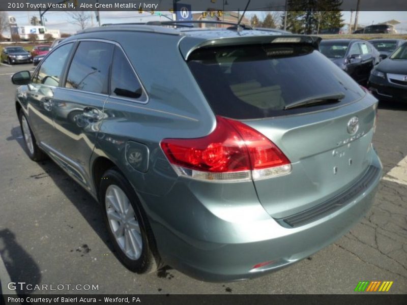 Aloe Green Metallic / Ivory 2010 Toyota Venza I4