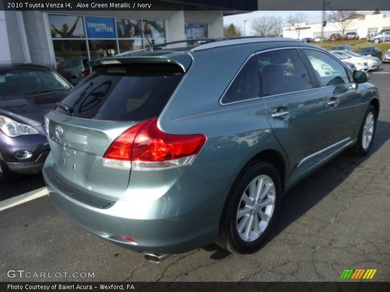 Aloe Green Metallic / Ivory 2010 Toyota Venza I4