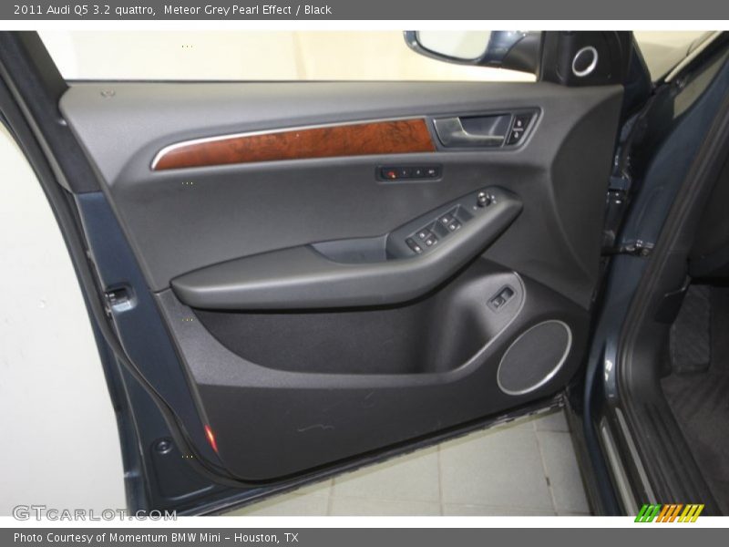 Door Panel of 2011 Q5 3.2 quattro