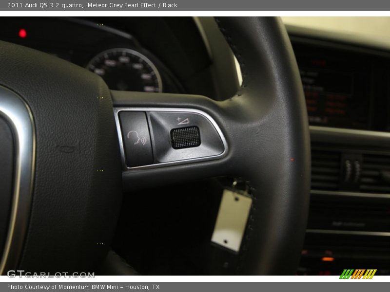 Meteor Grey Pearl Effect / Black 2011 Audi Q5 3.2 quattro