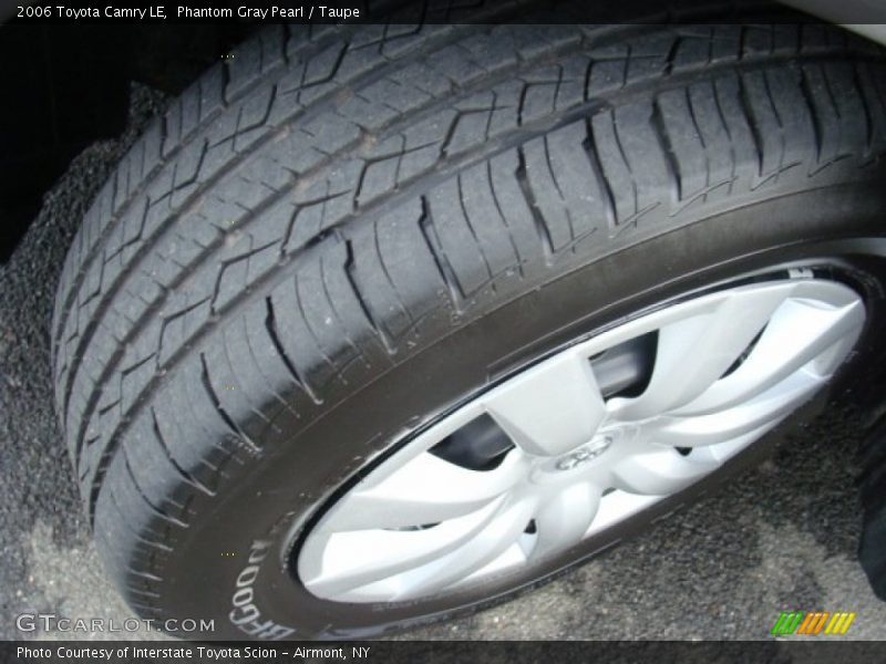 Phantom Gray Pearl / Taupe 2006 Toyota Camry LE