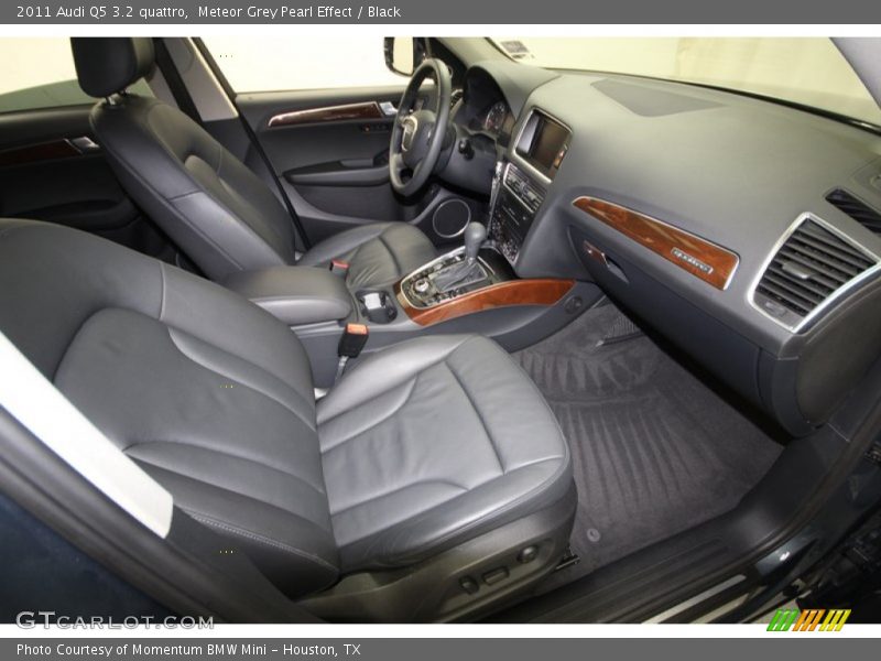 Meteor Grey Pearl Effect / Black 2011 Audi Q5 3.2 quattro