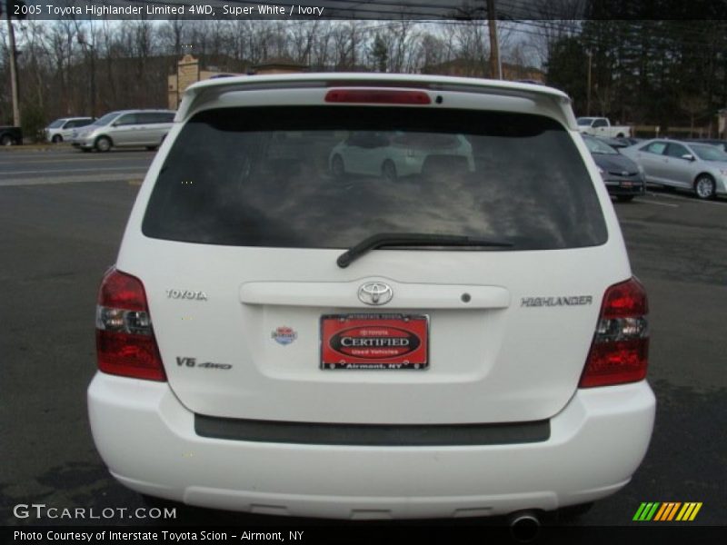 Super White / Ivory 2005 Toyota Highlander Limited 4WD
