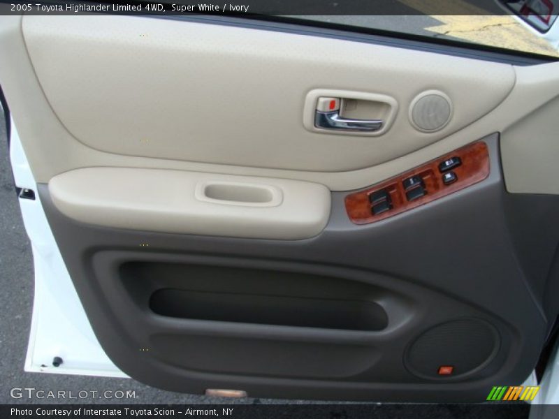 Super White / Ivory 2005 Toyota Highlander Limited 4WD