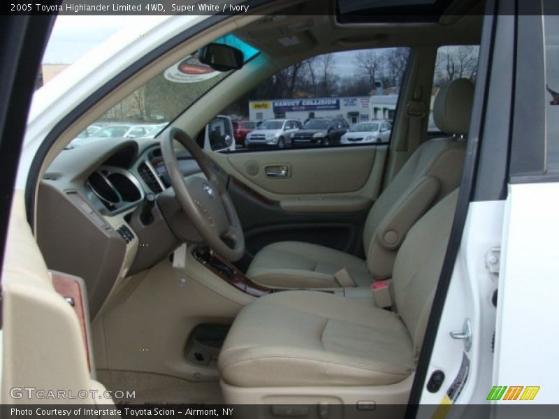 Super White / Ivory 2005 Toyota Highlander Limited 4WD