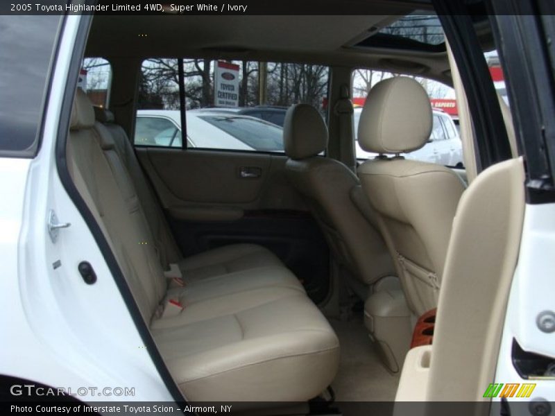 Super White / Ivory 2005 Toyota Highlander Limited 4WD