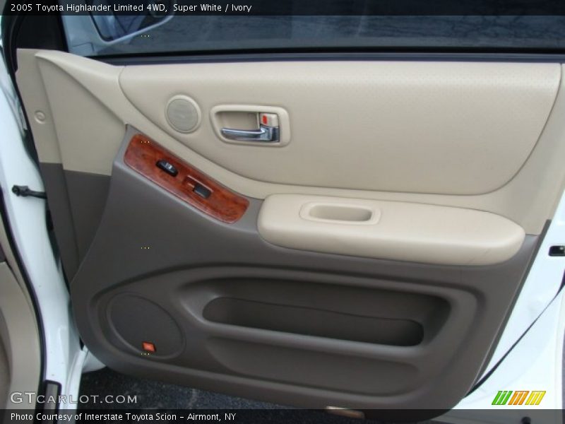 Super White / Ivory 2005 Toyota Highlander Limited 4WD