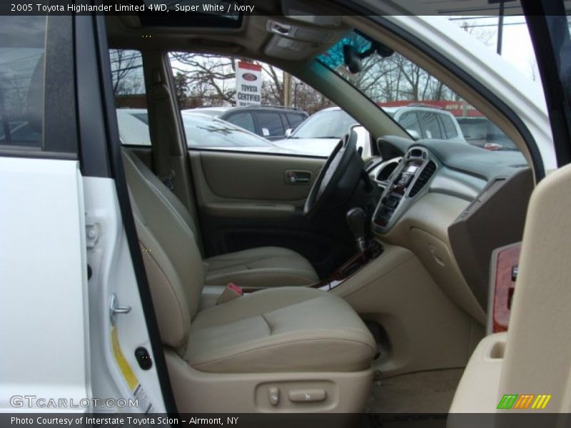 Super White / Ivory 2005 Toyota Highlander Limited 4WD