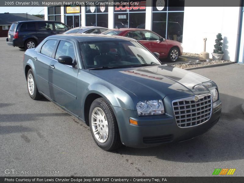 Magnesium Pearl / Dark Slate Gray/Medium Slate Gray 2005 Chrysler 300