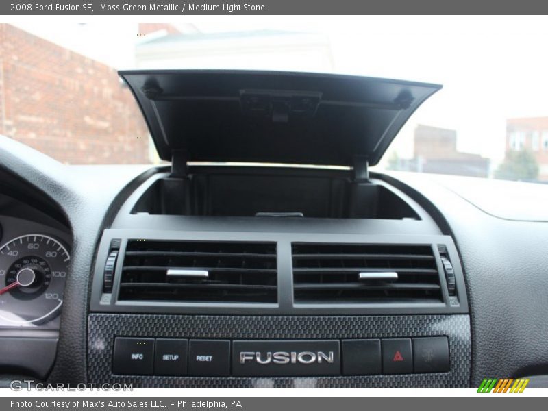 Moss Green Metallic / Medium Light Stone 2008 Ford Fusion SE
