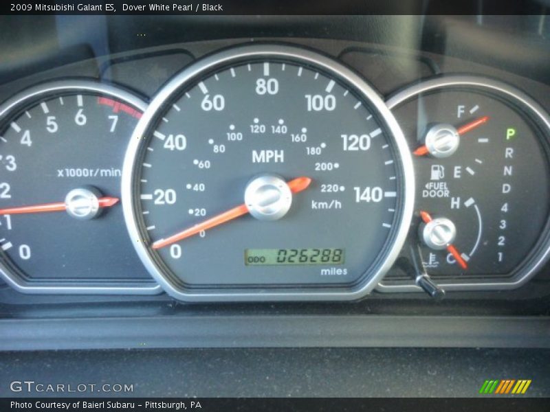 Dover White Pearl / Black 2009 Mitsubishi Galant ES