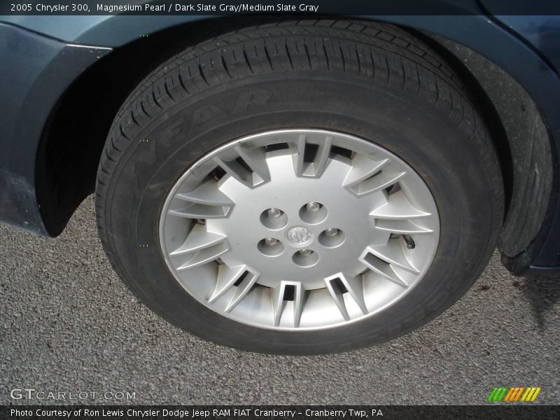 Magnesium Pearl / Dark Slate Gray/Medium Slate Gray 2005 Chrysler 300