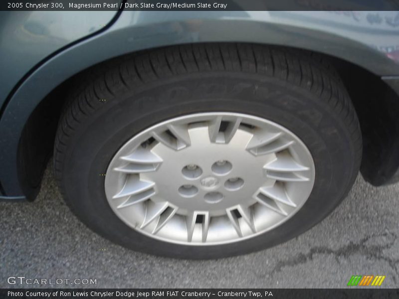 Magnesium Pearl / Dark Slate Gray/Medium Slate Gray 2005 Chrysler 300