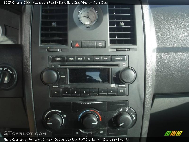 Magnesium Pearl / Dark Slate Gray/Medium Slate Gray 2005 Chrysler 300
