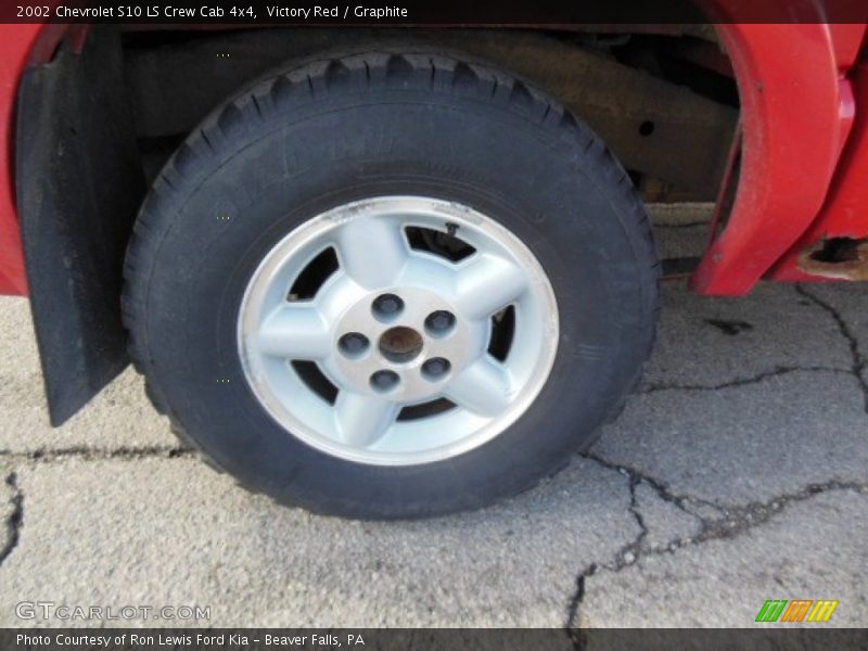 Victory Red / Graphite 2002 Chevrolet S10 LS Crew Cab 4x4