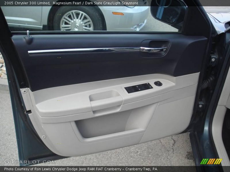 Magnesium Pearl / Dark Slate Gray/Light Graystone 2005 Chrysler 300 Limited