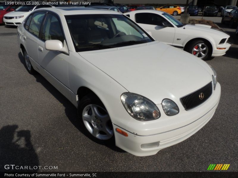 Front 3/4 View of 1998 GS 300