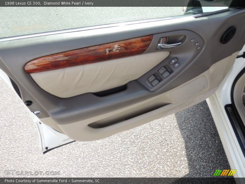 Diamond White Pearl / Ivory 1998 Lexus GS 300
