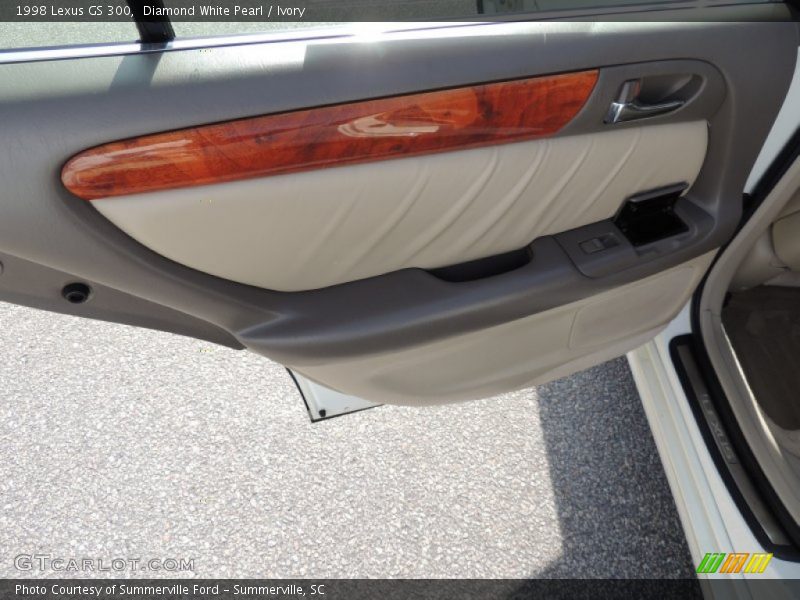 Diamond White Pearl / Ivory 1998 Lexus GS 300