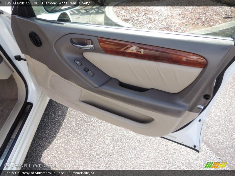 Diamond White Pearl / Ivory 1998 Lexus GS 300