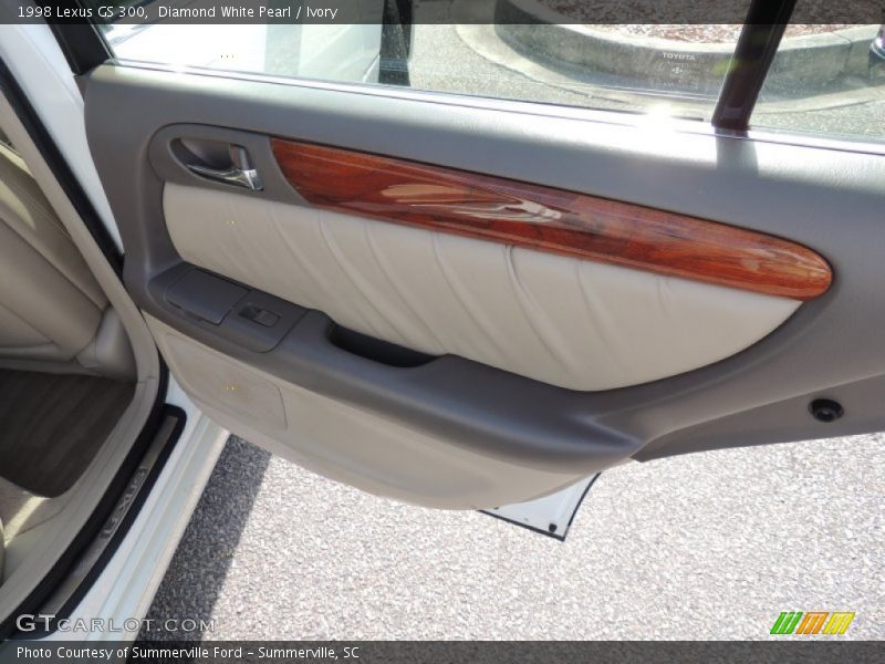 Diamond White Pearl / Ivory 1998 Lexus GS 300