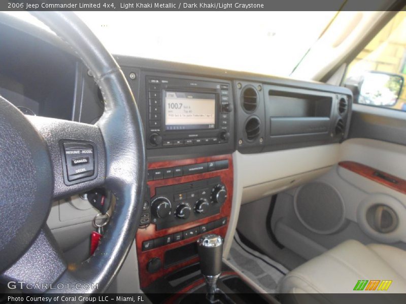 Light Khaki Metallic / Dark Khaki/Light Graystone 2006 Jeep Commander Limited 4x4