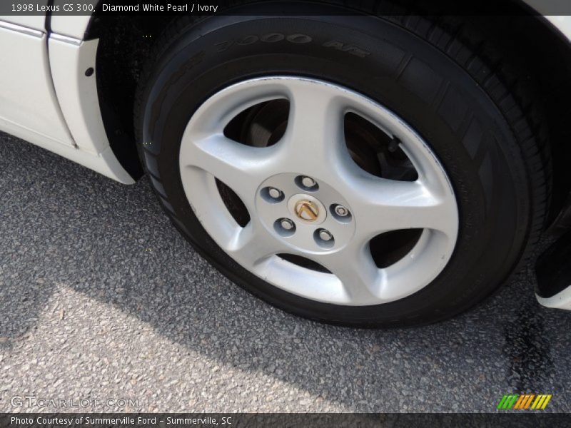 Diamond White Pearl / Ivory 1998 Lexus GS 300