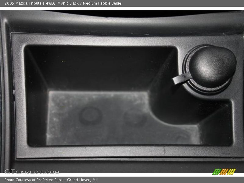 Mystic Black / Medium Pebble Beige 2005 Mazda Tribute s 4WD