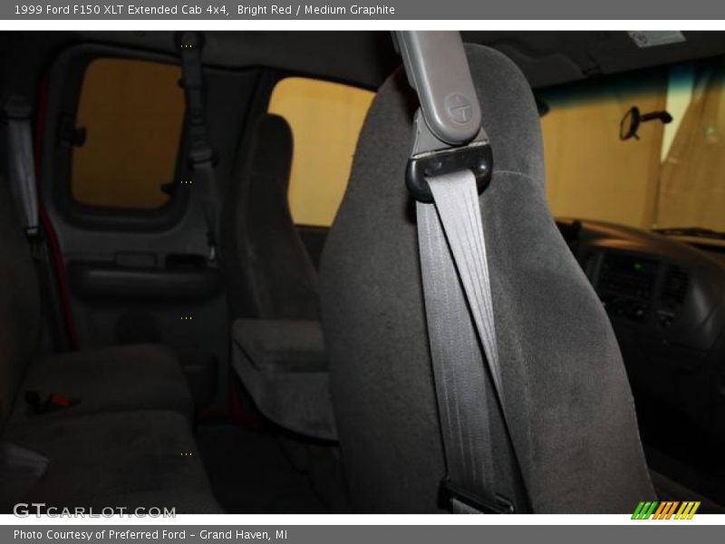 Bright Red / Medium Graphite 1999 Ford F150 XLT Extended Cab 4x4