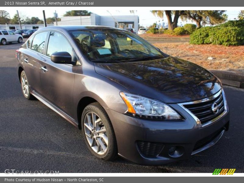 Front 3/4 View of 2013 Sentra SR