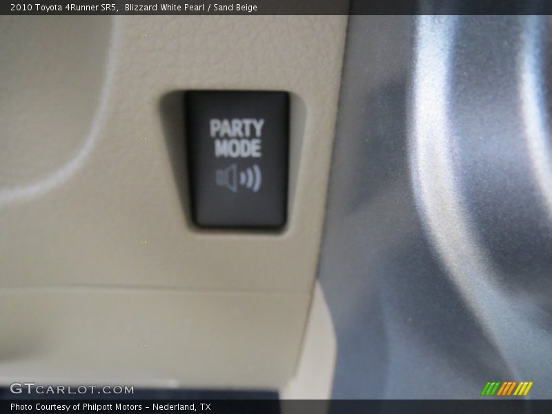 Blizzard White Pearl / Sand Beige 2010 Toyota 4Runner SR5