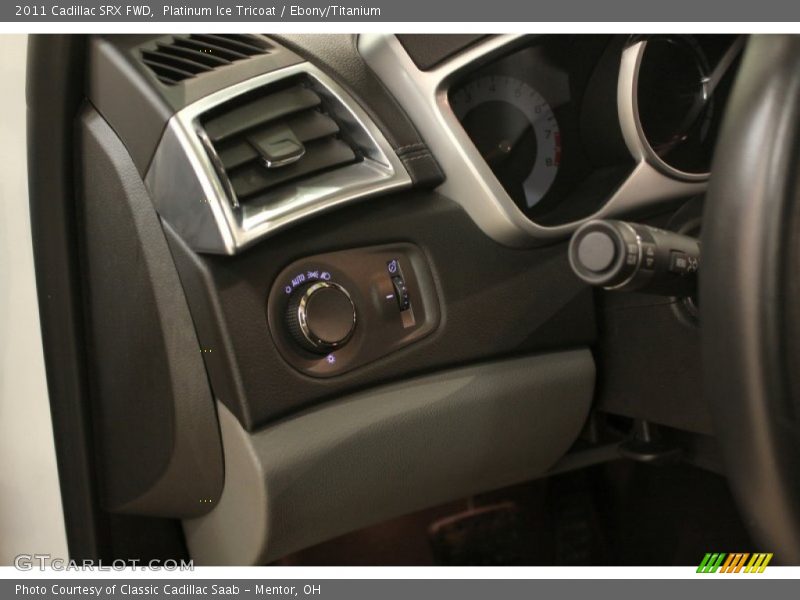 Platinum Ice Tricoat / Ebony/Titanium 2011 Cadillac SRX FWD