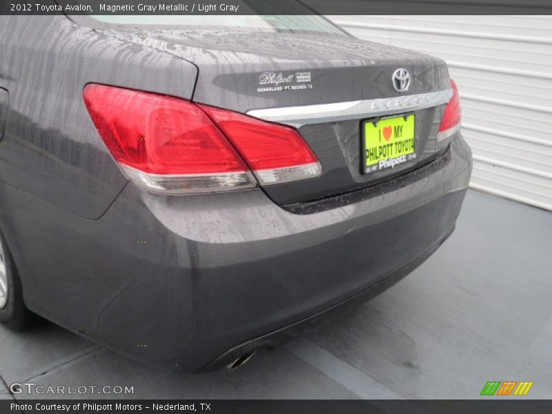 Magnetic Gray Metallic / Light Gray 2012 Toyota Avalon